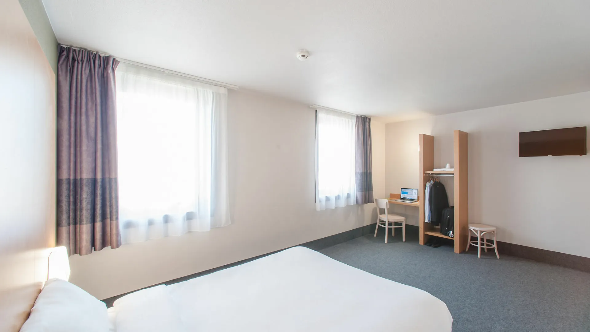 B&B Hotel Saint-Malo Centre 2*,  France
